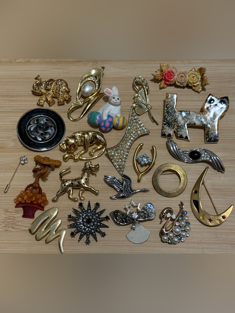 Assorted Brooches Bundle